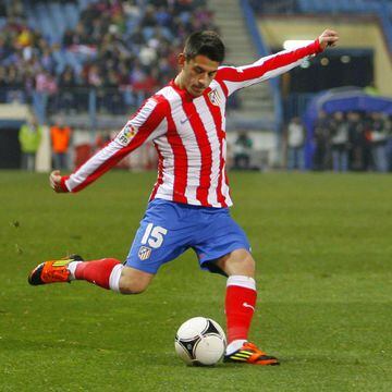 El atacante tampoco tuvo muchos minutos en el Atlético, aunque siempre que salió intentó aportar algo. Jugó en la campaña 11-12, disputó 16 partidos y marcó un gol. Ganó una Europa League. Se marchó al Deportivo.