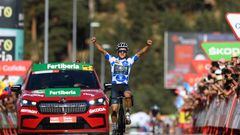 Team Ineos' Ecuadorian rider Richard Carapaz celebrates after crossing the finish line first during the 20th stage of the 2022 La Vuelta cycling tour of Spain, a 181 km race from Moralzarzal to Puerto de Navacerrada, on September 10, 2022. (Photo by Oscar DEL POZO CANAS / AFP) (Photo by OSCAR DEL POZO CANAS/AFP via Getty Images)