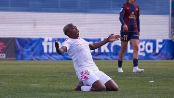 Kundananji celebra su gol al Levante en la jornada 24 de la Finetwork Liga F.
