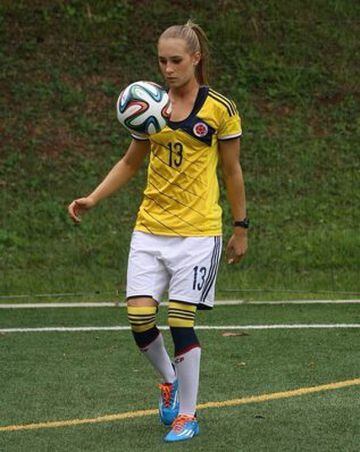 Nicole Regnier, figura de la Selección Colombiana de fútbol femenino, volvió a su país tras un paso por España, pero fichó por América de Cali, rival del Deportivo Cali, su antiguo club. Denunció amenazas de muerte.