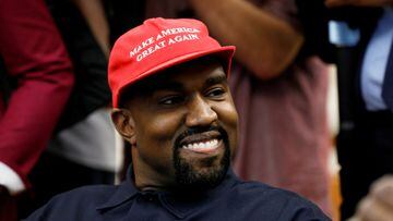 Una paparazzi ha presentado una demanda en contra de Kanye West luego de que el rapero tomara su teléfono y lo tirara al suelo.