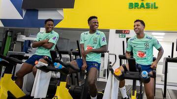 Endrick, futuro jugador del Real Madrid, Vinicius y Rodrygo, en un entrenamiento con Brasil.