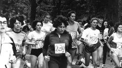 La 1º edición de la maratón de Madrid se celebró el 21 de mayo de 1978. Más de 7.500 corredores (incluyendo 400 mujeres) salieron desde el paseo de coches del Parque de El Retiro y fueron capaces de llegar a meta más de 3.000 personas. En ese momento inic