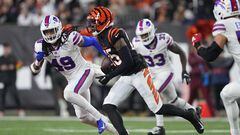 CINCINNATI, OHIO - JANUARY 02: Tee Higgins #85 of the Cincinnati Bengals carries the ball following his reception against the Buffalo Bills during the first quarter at Paycor Stadium on January 02, 2023 in Cincinnati, Ohio.   Dylan Buell/Getty Images/AFP (Photo by Dylan Buell / GETTY IMAGES NORTH AMERICA / Getty Images via AFP)