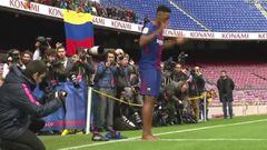 Barcelona: Yerry Mina steps out barefoot during unveiling