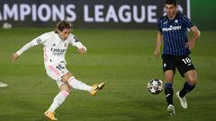 Modric ensaya un disparo en el 3-1 a la Atalanta que dio el pase a cuartos de final al Madrid.