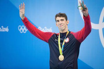 El famoso ‘Tiburón de Baltimore’ es el deportista con más medallas de oro en toda la historia de los Juegos Olímpicos. Phelps consiguió 23 preseas de primer lugar en tres ediciones del evento veraniego que se celebra cada cuatro años. Por ello, es considerado el mejor nadador de todos los tiempos.