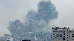 Smoke rises following Israeli strikes in Gaza, October 9, 2023. REUTERS/Mohammed Salem     TPX IMAGES OF THE DAY