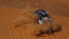 Ekstrom pilota el Audi en las dunas del Empty Quarter.