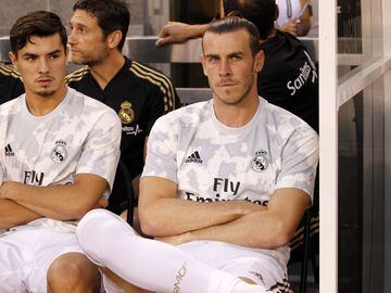 Bale on the bench at the Metlife Stadium.