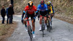 El ciclista espa&ntilde;ol Mikel Landa ataca durante la sexta etapa de la Tirreno-Adriático 2022.