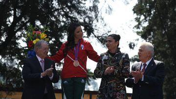 Luz Acosta recibió medalla olímpica de Londres 2012