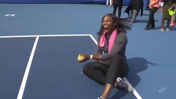 Serena juega contra 5 hombres a la vez y pasa esto... 12M de visitas