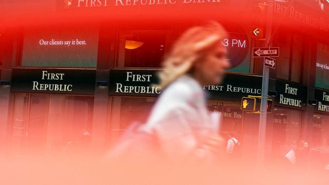 What happens to savings and deposits of more than $250,000 if First Republic Bank collapses?