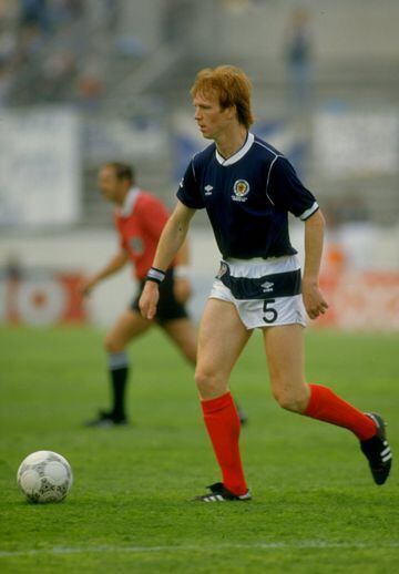 El defensa nacido en 1959 en Glasgow fue profesional desde 1978 hasta 1993. Vistió la camiseta del Aberdeen y del Motherwell. Debutó con la selección absoluta con 21 años y fue 77 veces internacional. Con el Aberdeen consiguió una liga escocesa, una Recopa de Europa y una Supercopa de Europa entre otros títulos. 