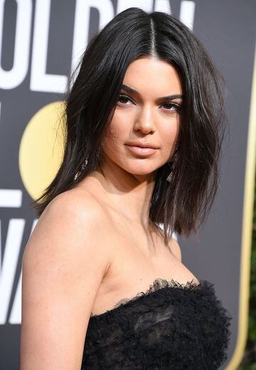 Kendall Jenner también se unió a la causa del negro en los Globos de Oro.