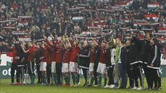 Football Soccer - Hungary vs  Norway- UEFA EURO 2016 play-off - Grupama Arena  15/11/15. Hungary&#039;s players celebrate after winning the match.  REUTERS/Bernadett Szabo 