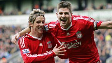 Liverpool&#039;s English midfielder Steven Gerrard (R) celebrates with Spanish forward Fernando Torres after scoring against Bolton Wanderers during their English Premier League football match at The Reebok Stadium in Bolton, on November 15, 2008. AFP PHO