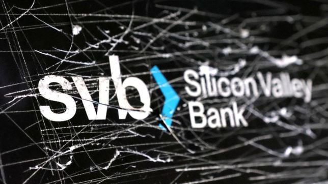 What happens to savings and deposits of more than $250,000 if Silicon Valley Bank collapses?