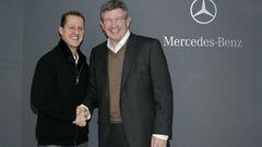 Michael Schumacher posa junto a Ross Brawn.