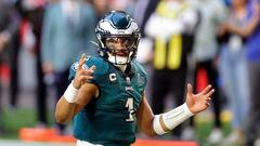 GLENDALE, ARIZONA - FEBRUARY 12: Jalen Hurts #1 of the Philadelphia Eagles celebrates after scoring a touchdown during the first quarter against the Kansas City Chiefs in Super Bowl LVII at State Farm Stadium on February 12, 2023 in Glendale, Arizona.   Carmen Mandato/Getty Images/AFP (Photo by Carmen Mandato / GETTY IMAGES NORTH AMERICA / Getty Images via AFP)