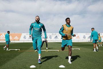 Benzema y Vinicius, durante el entrenamiento del lunes.