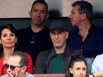 Tennis - French Open - Roland Garros, Paris, France - June 10, 2018   Former Real Madrid coach Zinedine Zidane in the stands watching the final between Spain&#039;s Rafael Nadal and Austria&#039;s Dominic Thiem    REUTERS/Gonzalo Fuentes