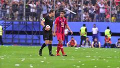El defensor del equipo paraguayo se lesion&oacute; en el cl&aacute;sico contra Olimpia y se perder&aacute; la serie con River.