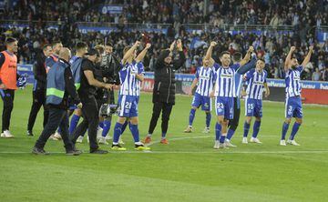 Alavés celebrate their win over Real Madrid.