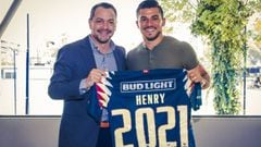 Henry Martín firma con el América hasta el 2021
