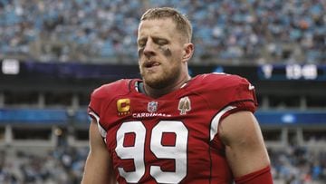 CHARLOTTE, NORTH CAROLINA - OCTOBER 02: J.J. Watt #99 of the Arizona Cardinals walks off the field after the first half against the Carolina Panthers at Bank of America Stadium on October 02, 2022 in Charlotte, North Carolina.   Jared C. Tilton/Getty Images/AFP
