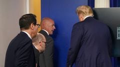 El presidente de los Estados Unidos, Donald Trump, fue evacuado de la sala de reuniones de la Casa Blanca luego de un tiroteo en la inmediaciones de la residencia.