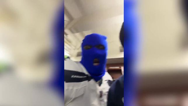 Seahawks players go viral with ski mask trolling of Lions