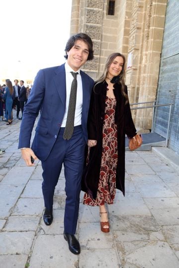 Maria Pombo y Pablo Castellano en la boda de Carlos Ezpeleta y Lidia Acín en la Catedral de Jerez a 19 de Noviembre de 2022 en Jerez de la Frontera (España).