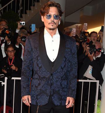 Después de que Depp se fuera a juicio con su exesposa, Amber Heard, por agresión física, el actor fue despedido de la tercera entrega de ‘Fantastic Beasts’. Aunado a ello, Depp también perdió su protagónico en ‘Pirates of the Caribbean’ por la misma razón.