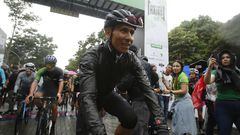 El ciclista colombiano Nairo Quintana participa en un evento de aficionados al ciclismo en Medellín (Colombia).