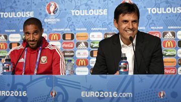 Wales&#039; coach Chris Coleman and defender Ashley Williams attending a press conference in Toulouse on the eve of their Euro 2016 football championship match against Russia.