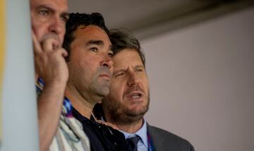 Deco, Raphinha's agent, with FC Barcelona executive, Mateu Alemany.