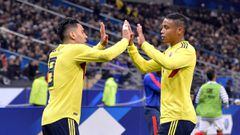 Falcao y Muriel celebran el gol de empate de Colombia ante Francia
