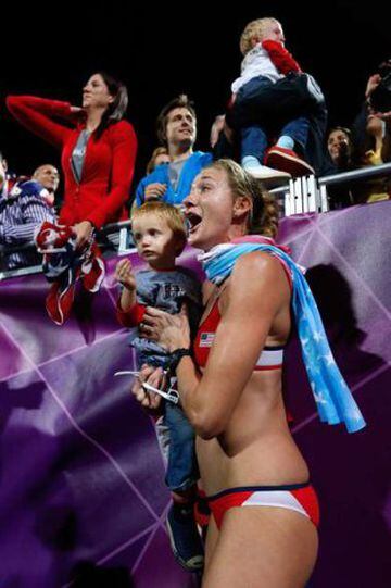 La múltiple ganadora de medallas olímpica, es una feliz madre de dos hijos. Cuando Walsh ganó su tercera medalla de oro consecutiva tenía cinco semanas de embarazo. 