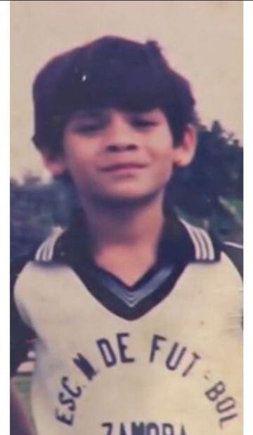 Así lucía Rafa cuando era tan solo un niño en la Escuela de Fútbol de Zamora, en su natal Michoacán.