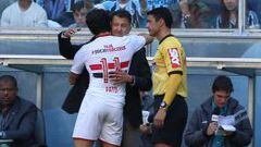 Osorio recibe el respaldo de Pato en la victoria ante Gremio.