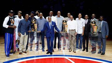 AUBURN HILLS, MI - APRIL 10: Former and current Detroit Pistons players pose for a group photo during a halftime ceremony at the final NBA game at the Palace of Auburn Hills between the Detroit Pistons and Washington Wizards on April 10, 2017 in Auburn Hills, Michigan. NOTE TO USER: User expressly acknowledges and agrees that, by downloading and or using this photograph, User is consenting to the terms and conditions of the Getty Images License Agreement.   Gregory Shamus/Getty Images/AFP == FOR NEWSPAPERS, INTERNET, TELCOS &amp; TELEVISION USE ONLY ==