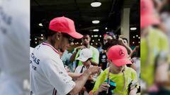 El tierno momento que vivió Lewis Hamilton con un niño en la F1