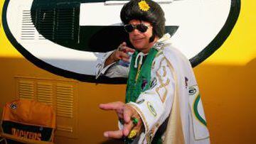 Elvis vive y lo hace en Green Bay, Wisconsin, donde se aficionó al queso y a los Packers. Le vemos muy bien para tener 80 castañas.