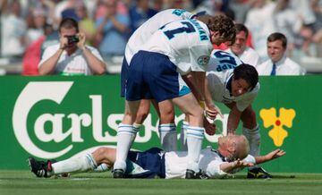 El jugador inglés, Paul Gascoigne, celebró el gol a Escocia en la Eurocopa de 1996 de esta manera con la ayuda de sus compañeros de selección en lo que se apodó como "La Silla del Dentista". Todo después de una controvertida fiesta de algunos jugadores ingleses en Hong Kong durante una concentración. 