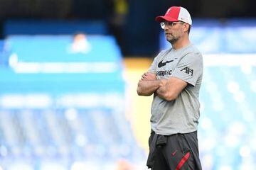 LONDON, ENGLAND - SEPTEMBER 20: Jurgen Klopp, Manager of Liverpool looks on during the warm up prior to the Premier League match between Chelsea and Liverpool at Stamford Bridge on September 20, 2020 in London, England. (