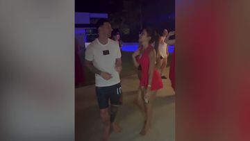 Messi y Antonella como nunca se les había visto: romántico baile en plena fiesta de Nochebuena
