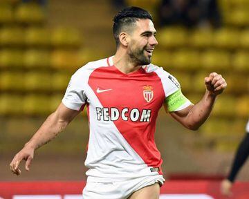 Monaco's Colombian forward Radamel Falcao celebrates after scoring a goal during the French Ligue 1 football match between AS Monaco and Metz