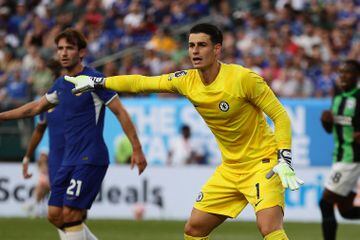 PHILADELPHIA, PENNSYLVANIA - JULY 22: Kepa Arrizabalaga #1 of Chelsea directs his team during the second half of the pre season friendly match against the Brighton & Hove Albion at Lincoln Financial Field on July 22, 2023 in Philadelphia, Pennsylvania.   Tim Nwachukwu/Getty Images/AFP (Photo by Tim Nwachukwu / GETTY IMAGES NORTH AMERICA / Getty Images via AFP)